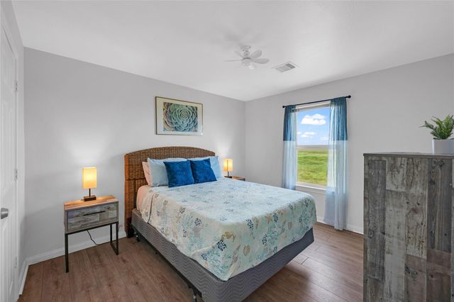 1271 Faggards Slip, Gilchrist, TX 77617