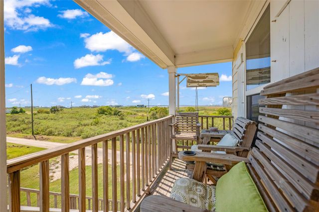 1271 Faggards Slip, Gilchrist, TX 77617