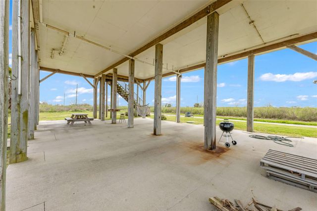 1271 Faggards Slip, Gilchrist, TX 77617