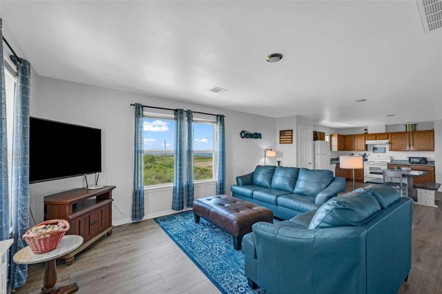 1271 Faggards Slip, Gilchrist, TX 77617