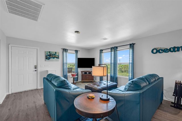 1271 Faggards Slip, Gilchrist, TX 77617