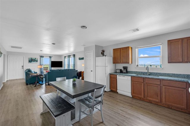 1271 Faggards Slip, Gilchrist, TX 77617