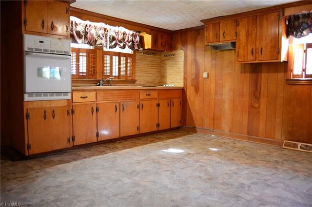 183 E Aiken Road, Eden, NC 27288