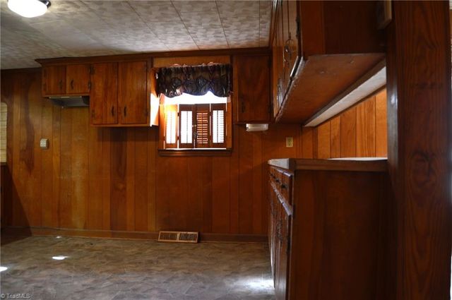 183 E Aiken Road, Eden, NC 27288