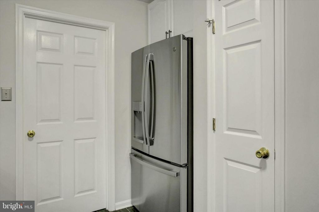 Image 16 of property listing at 7 ECKSTINE CT, Smithsburg, MD 21783