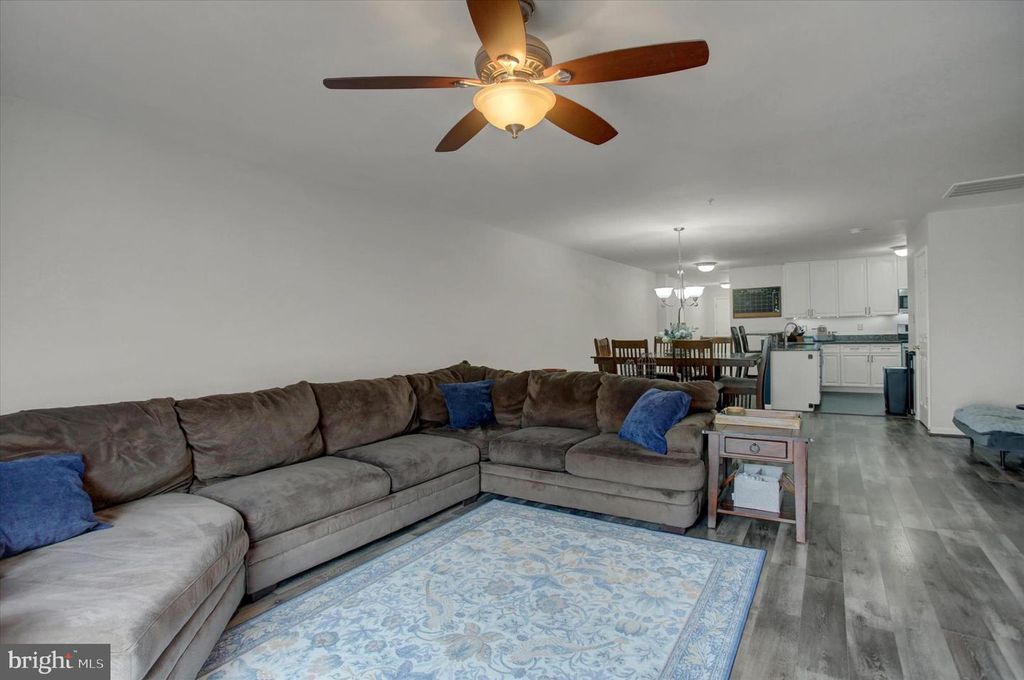 Image 23 of property listing at 7 ECKSTINE CT, Smithsburg, MD 21783