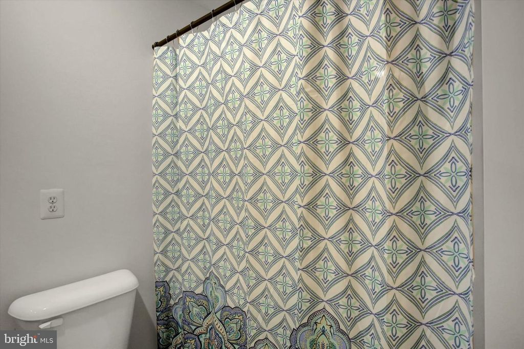 Image 31 of property listing at 7 ECKSTINE CT, Smithsburg, MD 21783