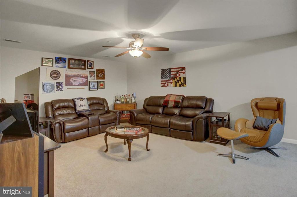 Image 35 of property listing at 7 ECKSTINE CT, Smithsburg, MD 21783