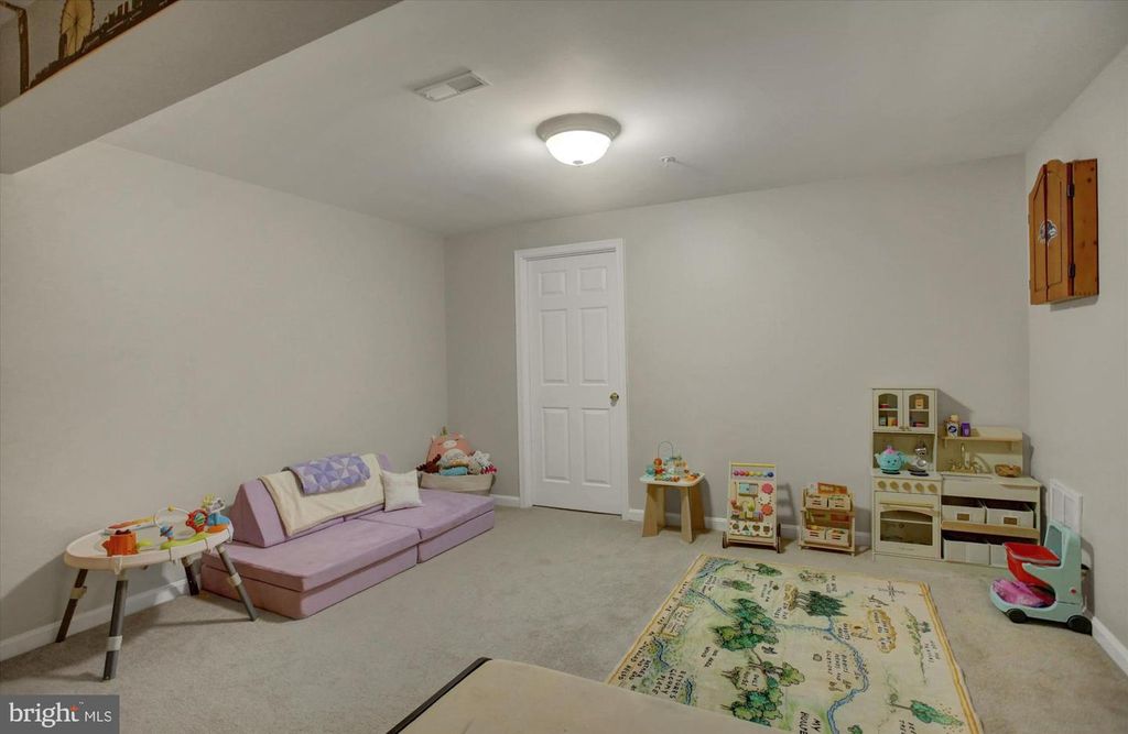 Image 37 of property listing at 7 ECKSTINE CT, Smithsburg, MD 21783