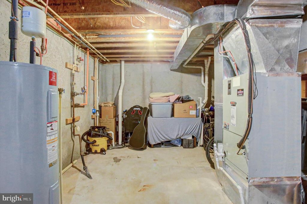 Image 39 of property listing at 7 ECKSTINE CT, Smithsburg, MD 21783