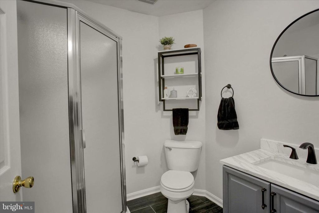 Image 7 of property listing at 7 ECKSTINE CT, Smithsburg, MD 21783