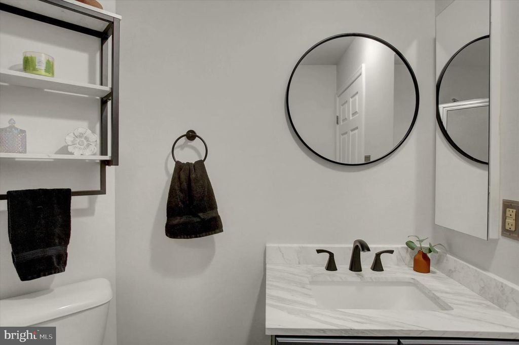 Image 8 of property listing at 7 ECKSTINE CT, Smithsburg, MD 21783