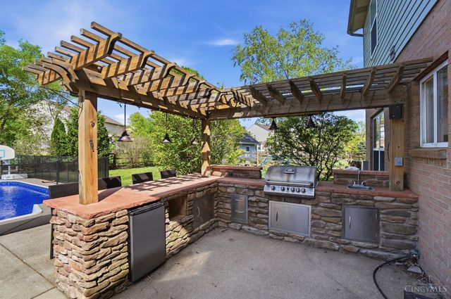 7554 Bridgeford Court, West Chester, OH 45069