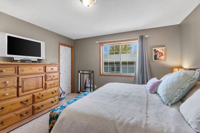 2671 Oakview Lane, Monticello, MN 55362