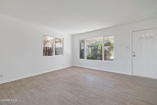 45517 Kingtree Avenue, Lancaster, CA 93534