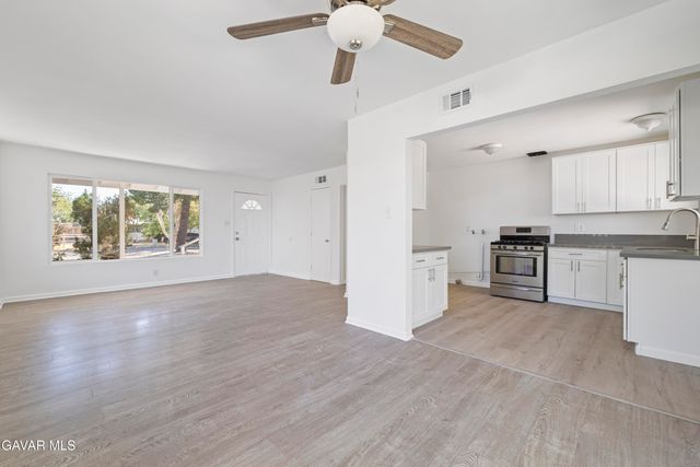 45517 Kingtree Avenue, Lancaster, CA 93534