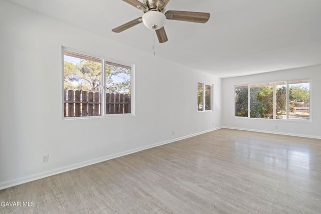 45517 Kingtree Avenue, Lancaster, CA 93534