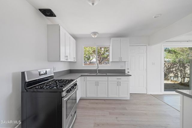 45517 Kingtree Avenue, Lancaster, CA 93534