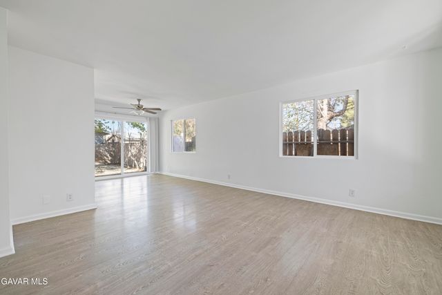 45517 Kingtree Avenue, Lancaster, CA 93534