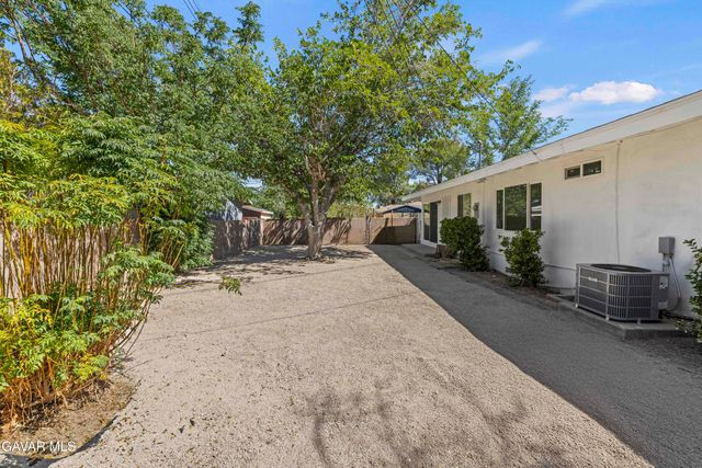 45517 Kingtree Avenue, Lancaster, CA 93534