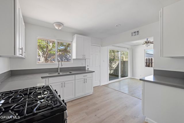 45517 Kingtree Avenue, Lancaster, CA 93534