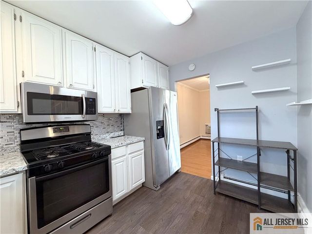 406 Cranbury Road 7, East Brunswick, NJ 08816