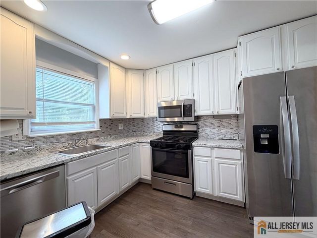 406 Cranbury Road 7, East Brunswick, NJ 08816