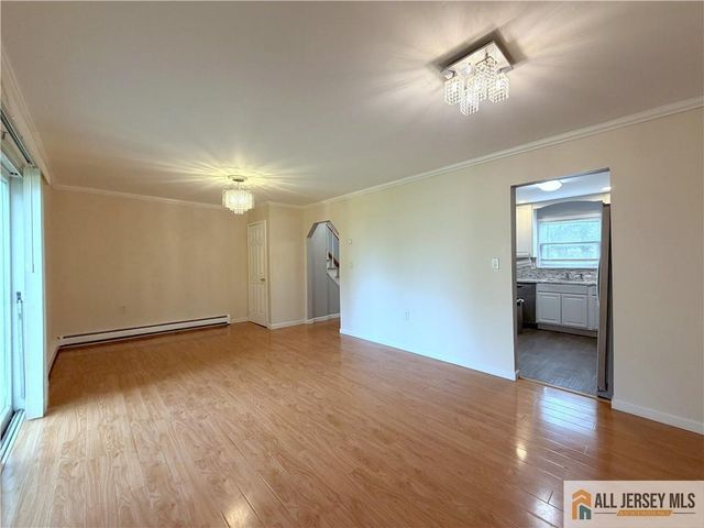 406 Cranbury Road 7, East Brunswick, NJ 08816