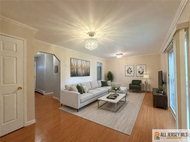 406 Cranbury Road 7, East Brunswick, NJ 08816