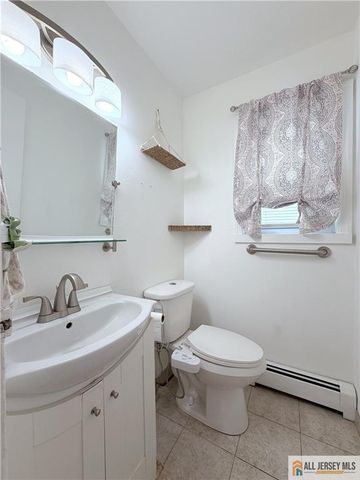 406 Cranbury Road 7, East Brunswick, NJ 08816