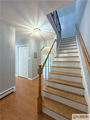 406 Cranbury Road 7, East Brunswick, NJ 08816
