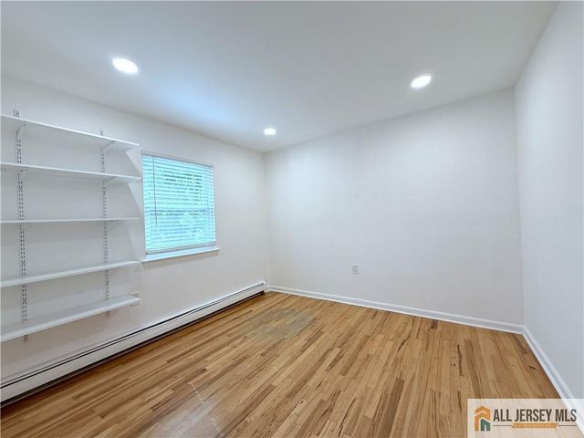 406 Cranbury Road 7, East Brunswick, NJ 08816