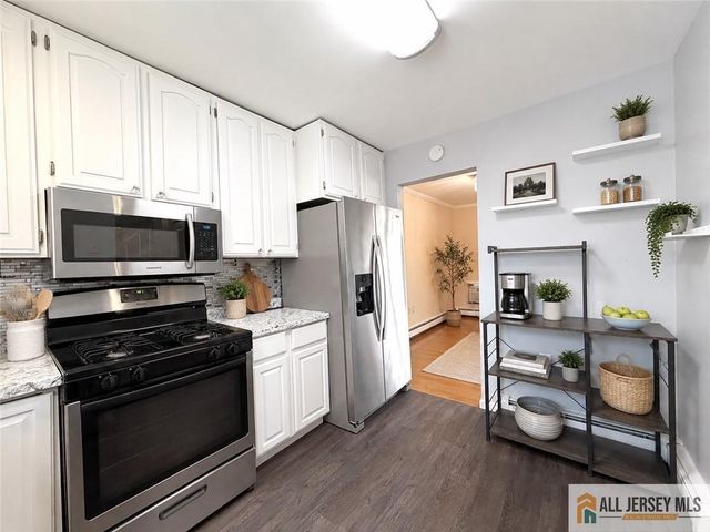 406 Cranbury Road 7, East Brunswick, NJ 08816