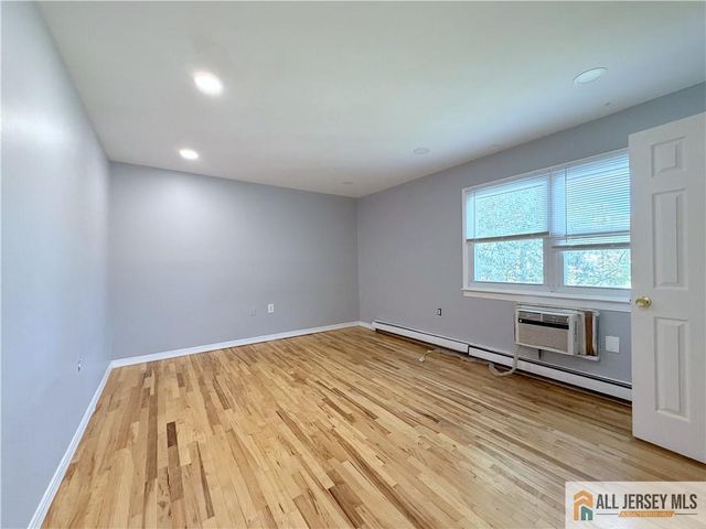 406 Cranbury Road 7, East Brunswick, NJ 08816