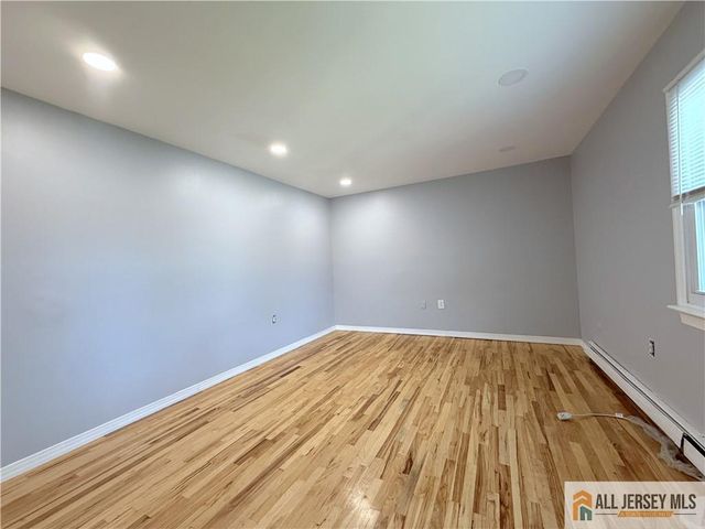 406 Cranbury Road 7, East Brunswick, NJ 08816