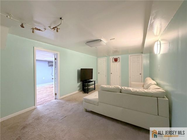 406 Cranbury Road 7, East Brunswick, NJ 08816
