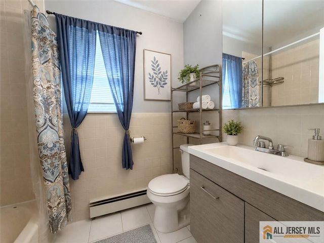 406 Cranbury Road 7, East Brunswick, NJ 08816