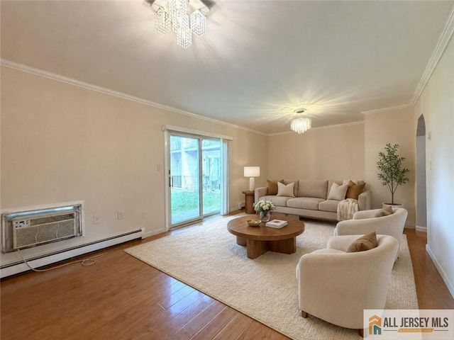 406 Cranbury Road 7, East Brunswick, NJ 08816