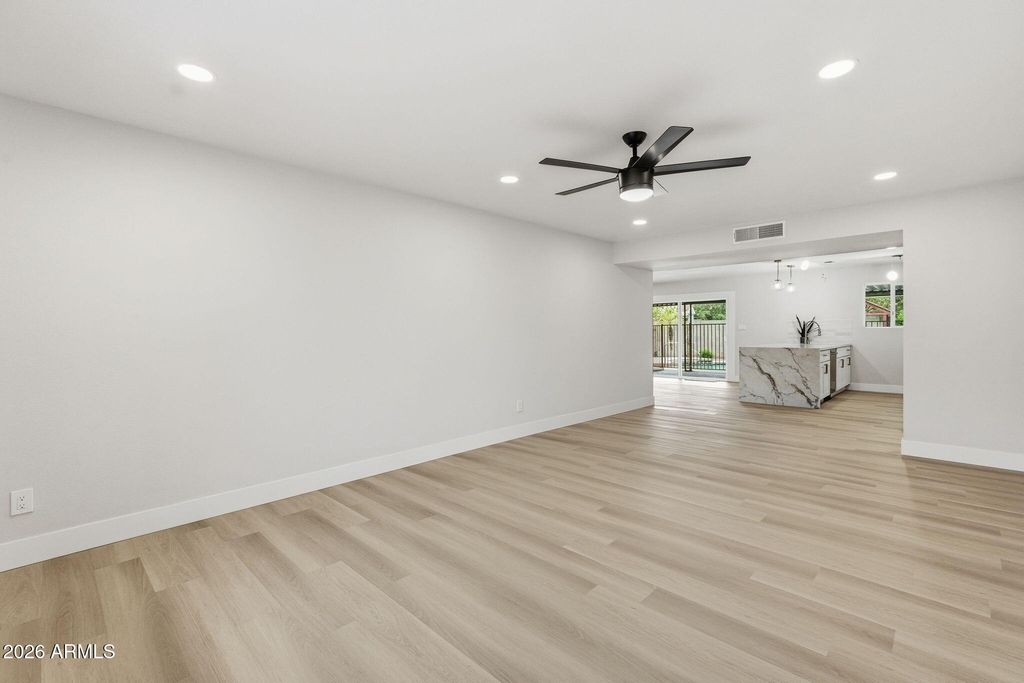 11002 N 45TH Avenue, Glendale, AZ 85304 — photo 5