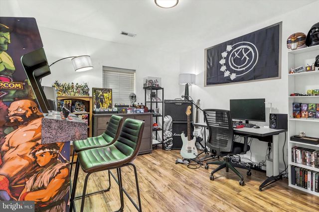 109 BURNT MILL RD, Cherry Hill, NJ 08003