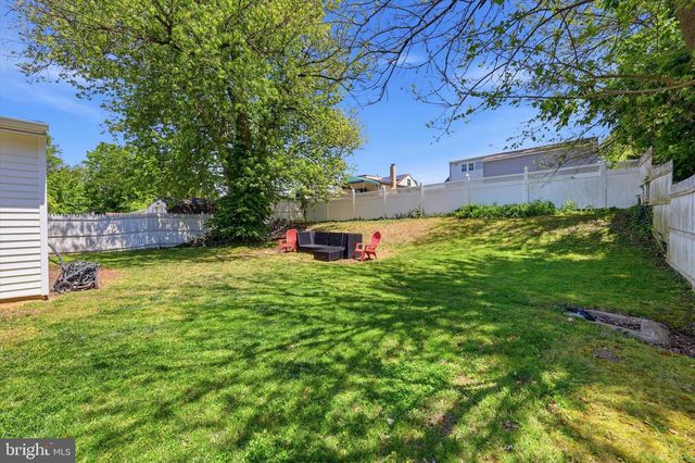 109 BURNT MILL RD, Cherry Hill, NJ 08003