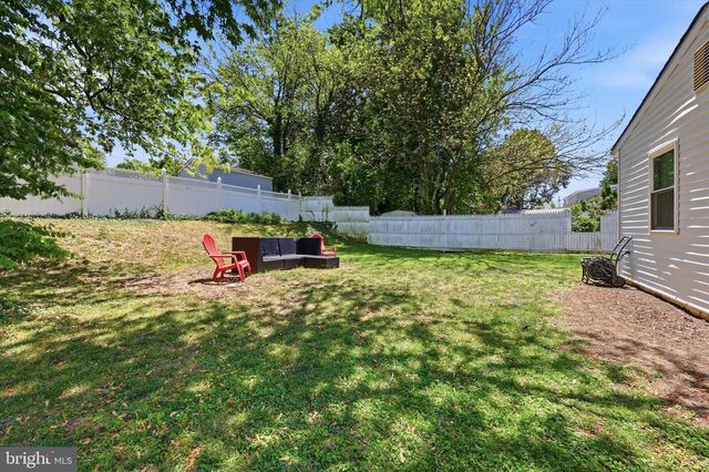 109 BURNT MILL RD, Cherry Hill, NJ 08003