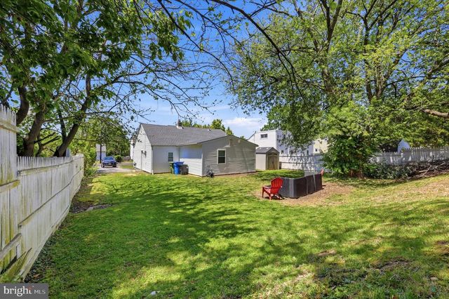 109 BURNT MILL RD, Cherry Hill, NJ 08003