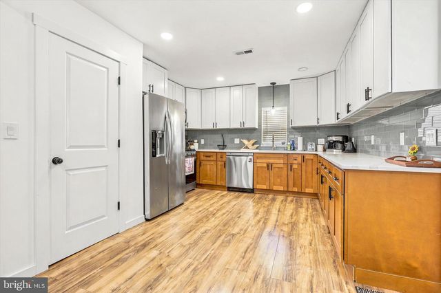 109 BURNT MILL RD, Cherry Hill, NJ 08003