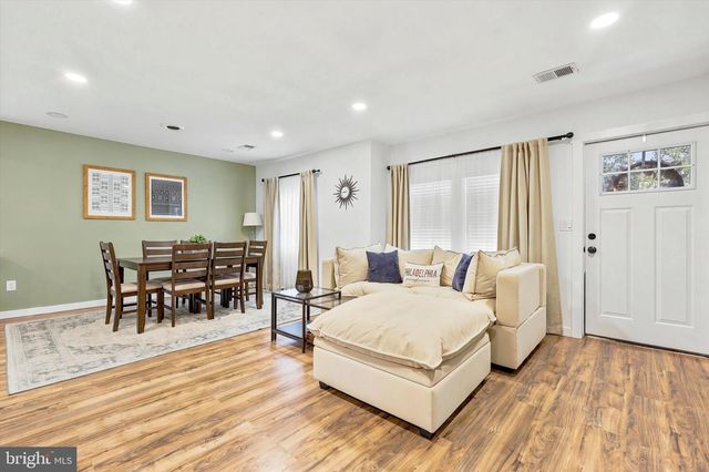 109 BURNT MILL RD, Cherry Hill, NJ 08003
