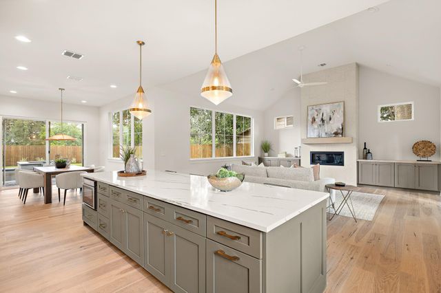 5032 Lansing DR, Austin, TX 78745