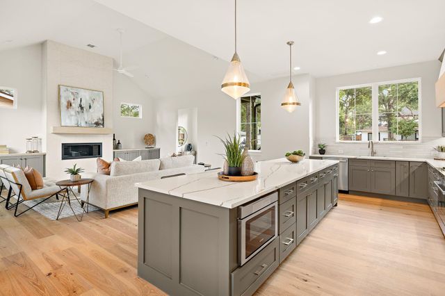 5032 Lansing DR, Austin, TX 78745