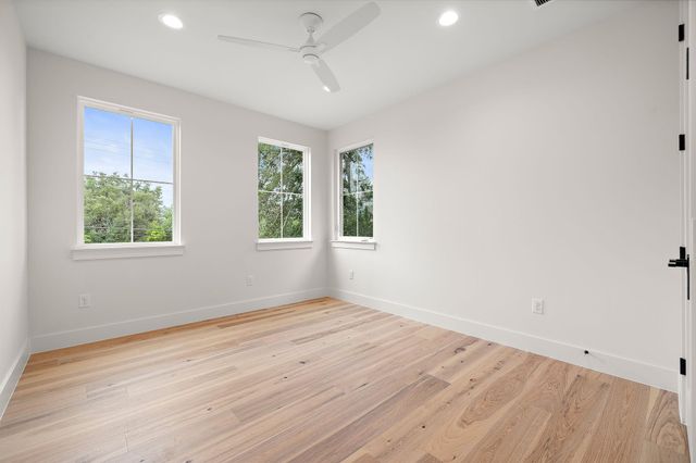 5032 Lansing DR, Austin, TX 78745