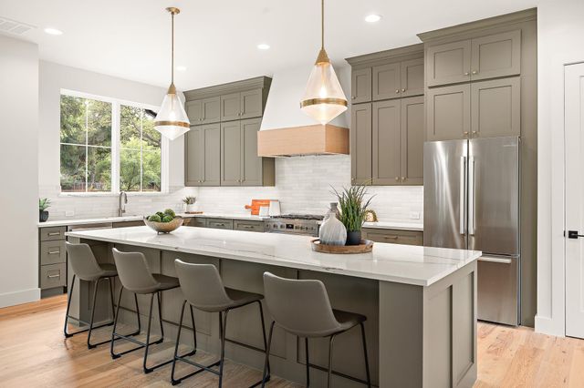 5032 Lansing DR, Austin, TX 78745