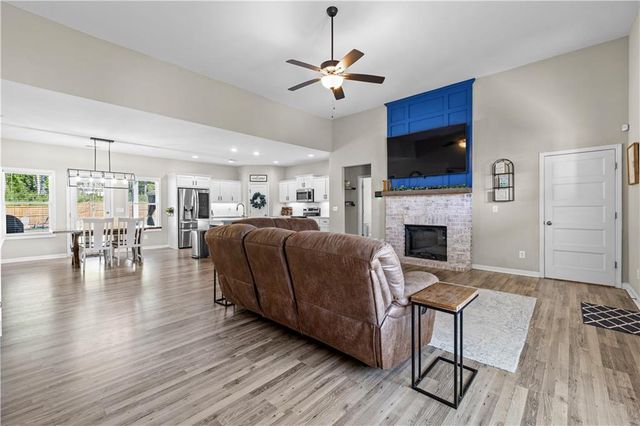 161 Springwood Drive, Carrollton, GA 30117